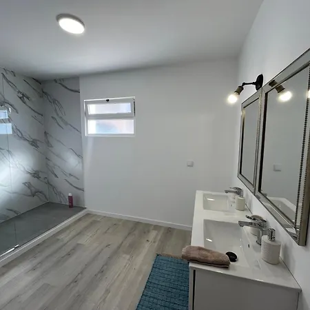 Villa Com Piscina Entre O Mar E As Montanhas *