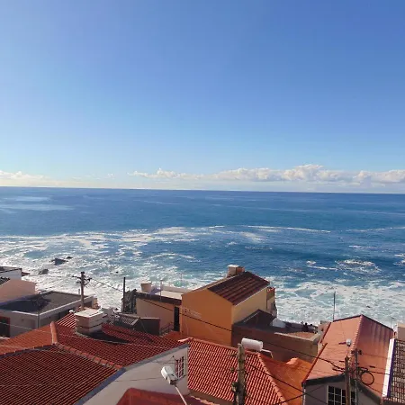 Com Piscina Entre O Mar E As Montanhas Vila