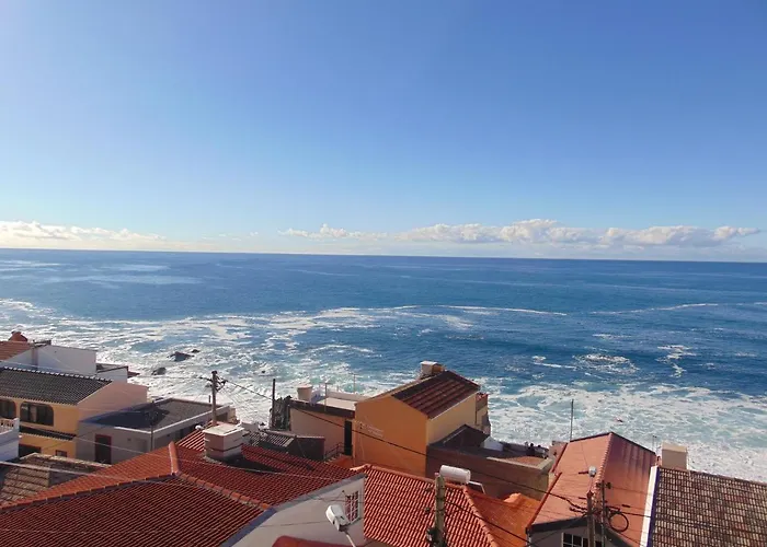 Com Piscina Entre O Mar E As Montanhas 빌라