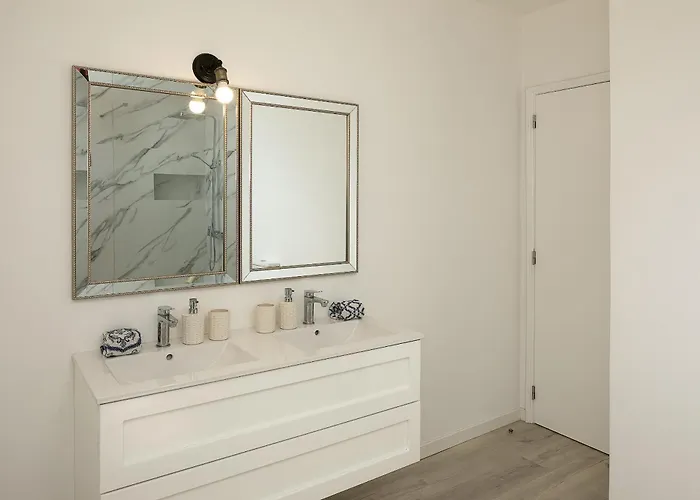 빌라 Com Piscina Entre O Mar E As Montanhas *