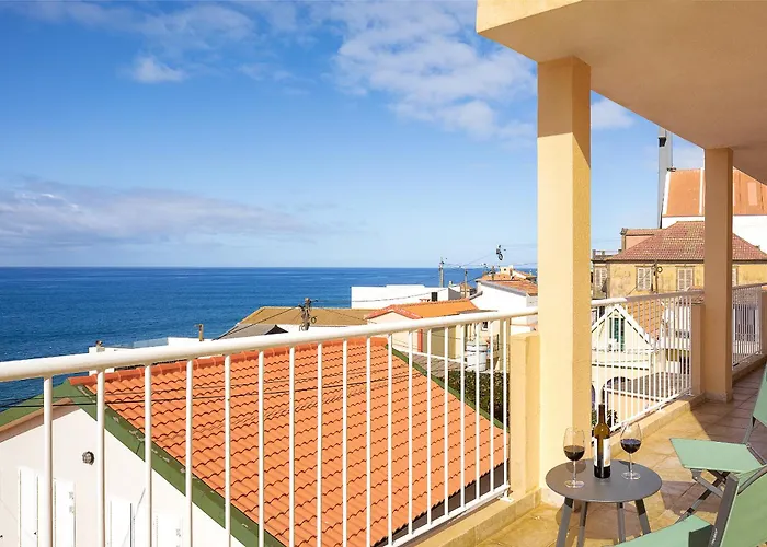 Com Piscina Entre O Mar E As Montanhas 빌라 *